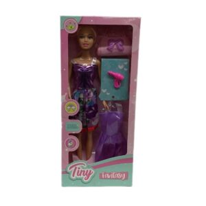 Muñeca tiny fantasy con vestido y accesorios.