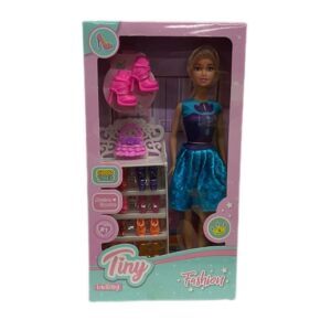 Muñeca Tiny con zapatos.