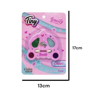 Maquillaje chico con glitter.