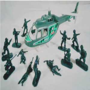 Soldados con helicoptero plastico