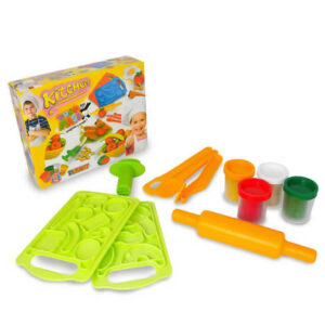 kit de masa kitchen.Contiene 2 placas de molde,palo de amasar,herramientas,jeringa y 4 potes de masa