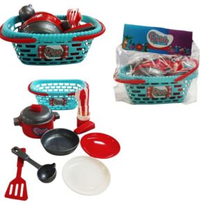Accesorios de cocina en canasta de picnic.