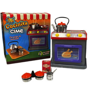 Cocina con juego de mate de aluminio.Caja:41cm x 43cm
