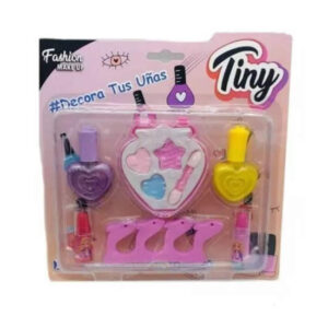 Maquillaje Tiny corazon con labiales y set de uñas