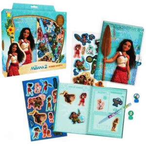Mi Diario Secreto Moana 2. Contiene 1 diario con glitter, 1 lapicera de gel , 1 candado con llave, 2 planchas de stickers y 2 sellos.